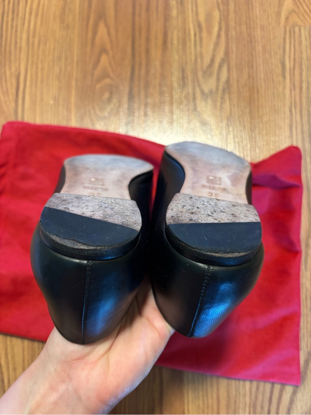 Carolina Herrera Initials Insignia Leather Ballet Flats - Picture 12 of 14